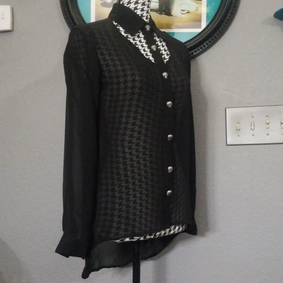 Sheer Skull Button Blouse - Picture 4 of 8